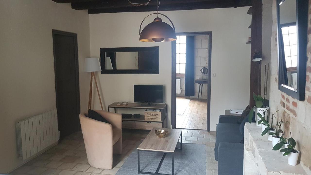 Appartement dans Immeuble 15 éme Siècles Vieux Tours Exterior foto